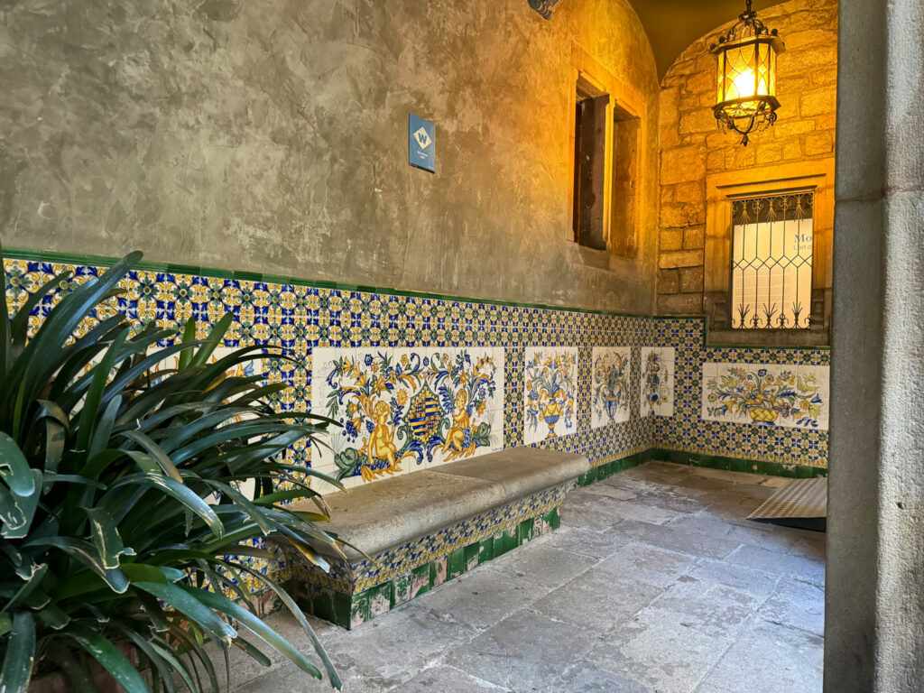 Casa de l'Ardiaca - giardino interno