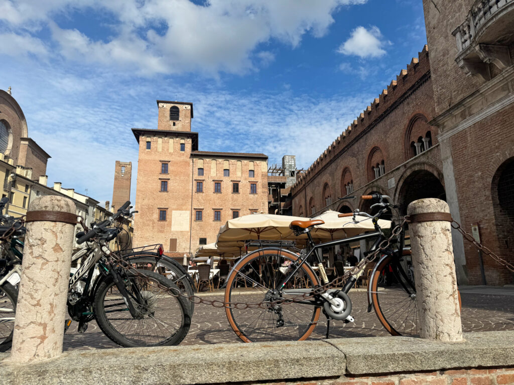 biciclette in piazza delle Erbe